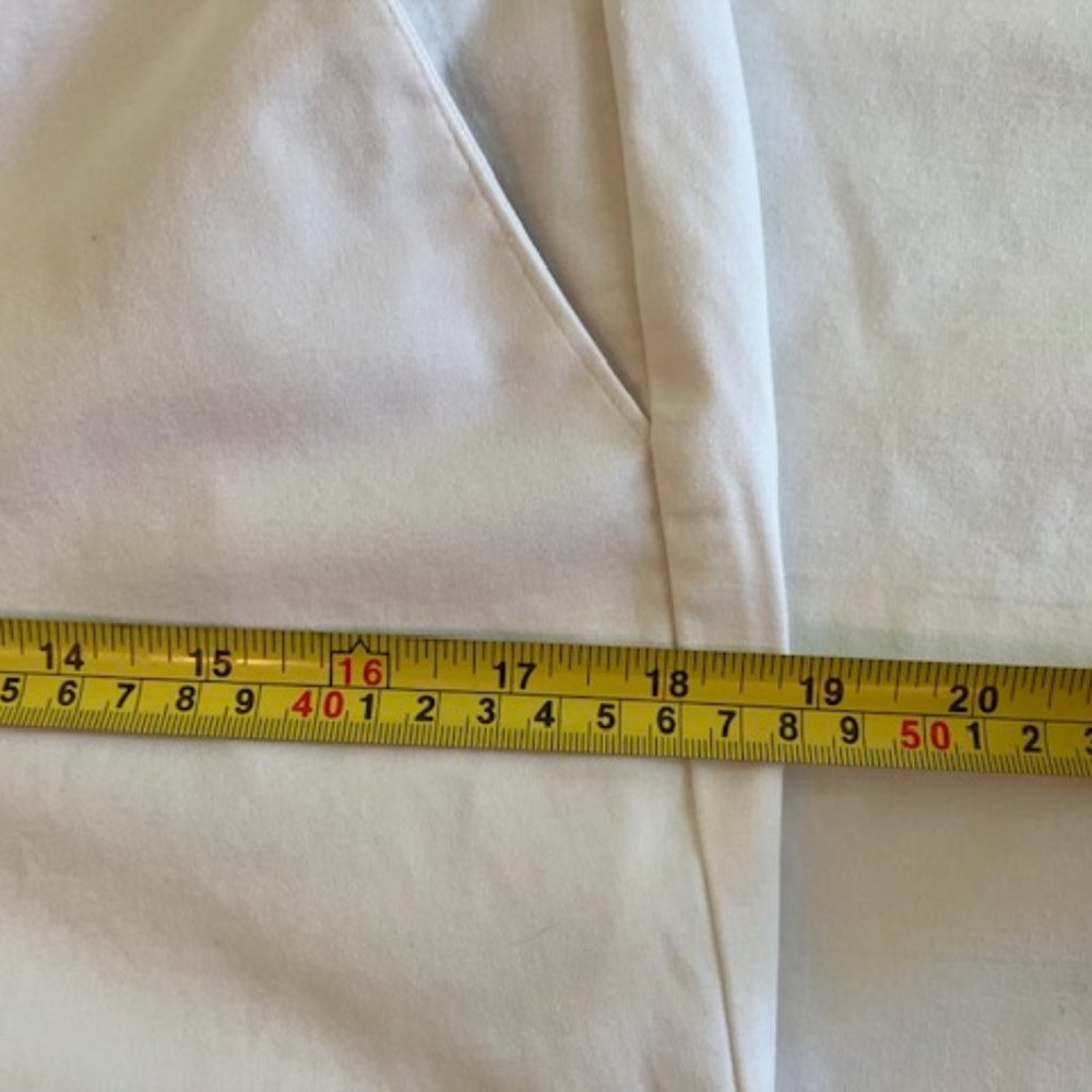 Talbots "The Perfect Skimmer" White Capri Pants Size 6 - Picture 11 of 12